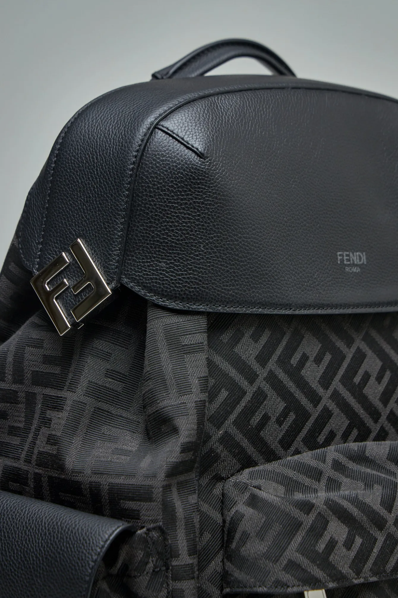 Fendi FF Jacquard Fendi Drive - LABELS