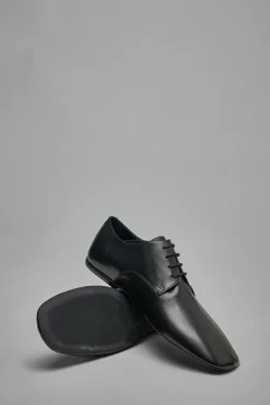 Lace-Up Shoe - LABELS