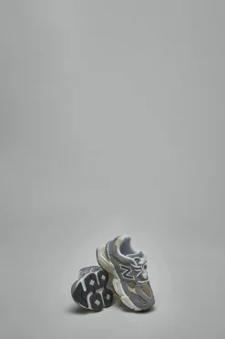 New Balance 9060 - LABELS