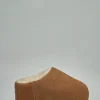 UGG Pumped Slide - LABELS