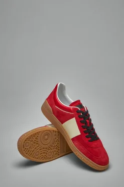 Upvillage Low Top Trainer - LABELS