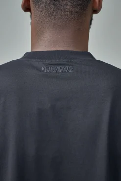 Vetements Oval Logo Cropped Boxy T-Shirt - LABELS