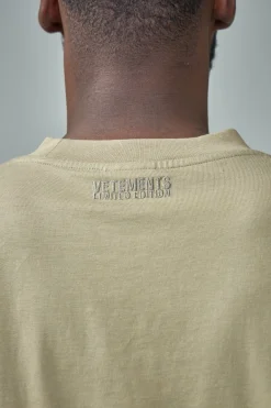 Vetements Oval Logo Cropped Boxy T-Shirt - LABELS